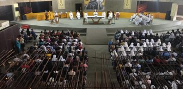 Catedral Cristo Rei: Arcebispo preside Celebração Eucarística de oração com os consagrados