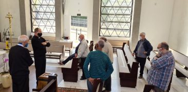 Arcebispo se reúne com padres mais vividos que residem no Convivium Emaús