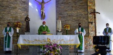 Dom Geovane preside Missa de início do Ministério  do padre Lucas Moreira na Paróquia São Francisco, em Caeté