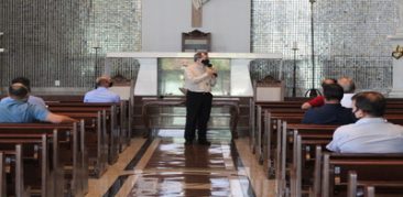 Dom Vicente Ferreira conduz momento de espiritualidade em Assembleia Regional do Clero da Rensa