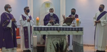 Dom Vicente preside Missa de início da missão dos padres Eduardo Lopes e Dênis de Oliveira em Brumadinho
