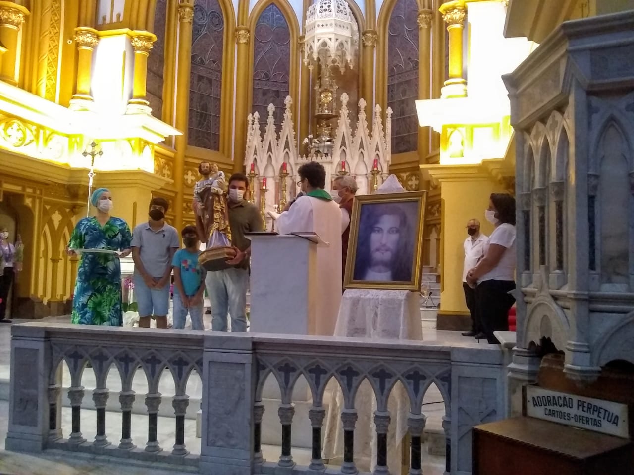 Santuário Arquidiocesano da Santíssima Eucaristia-Adoração Perpétua celebra Festa da Sagrada Face