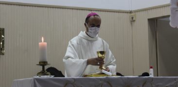 Dom Geovane preside Missa na Basílica Nossa Senhora de Lourdes durante peregrinação do ícone da Padroeira de Minas Gerais