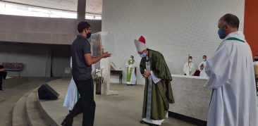 Dom Júlio César preside Missa que marca início da visita do ícone da Padroeira de Minas à forania São José Operário