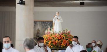 Catedral Cristo Rei: dom Walmor preside Missa na celebração dos 15 anos da Beatificação de Padre Eustáquio