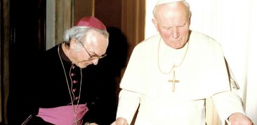#NossaHistóriaNasComunidades: São João Paulo II na memória e no coração