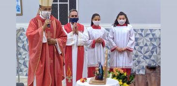 Dom Geovane preside Missa e visita do ícone de Nossa Senhora da Piedade à área Pastoral Nossa Senhora Aparecida- Nova União (MG)