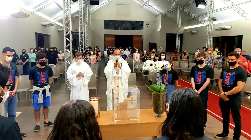 Dom Geovane preside celebração e acolhida do ícone da Padroeira de Minas na Paróquia Bom Jesus do Vale – Nova Lima