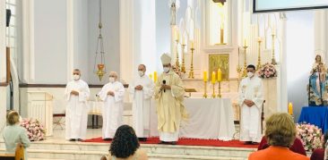 Dom Geovane preside Missa na Paróquia Nossa Senhora da Consolação e Correia, em Belo Horizonte, no Dia da Padroeira
