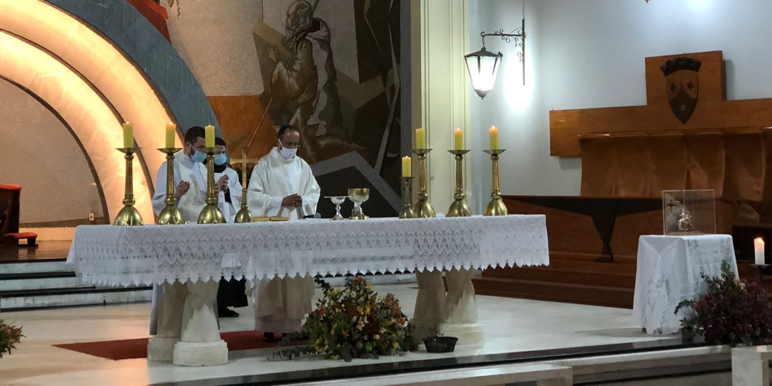 Dom Geovane preside celebração de acolhida do ícone da Padroeira de Minas na Paróquia Nossa Senhora do Carmo – bairro Sion