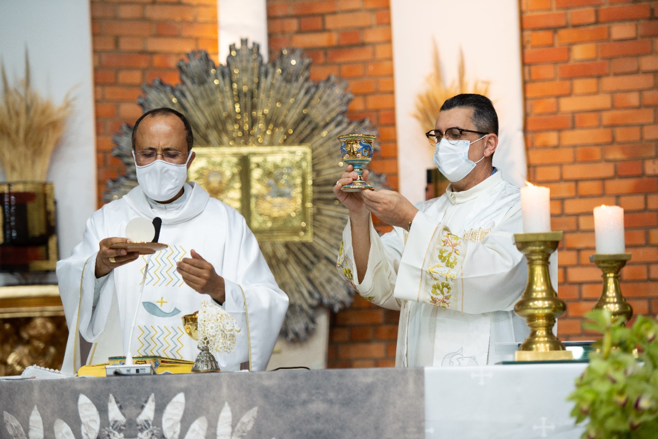 Dom Geovane Luís realiza visita pastoral à Paróquia São Mateus  (bairro Anchieta)