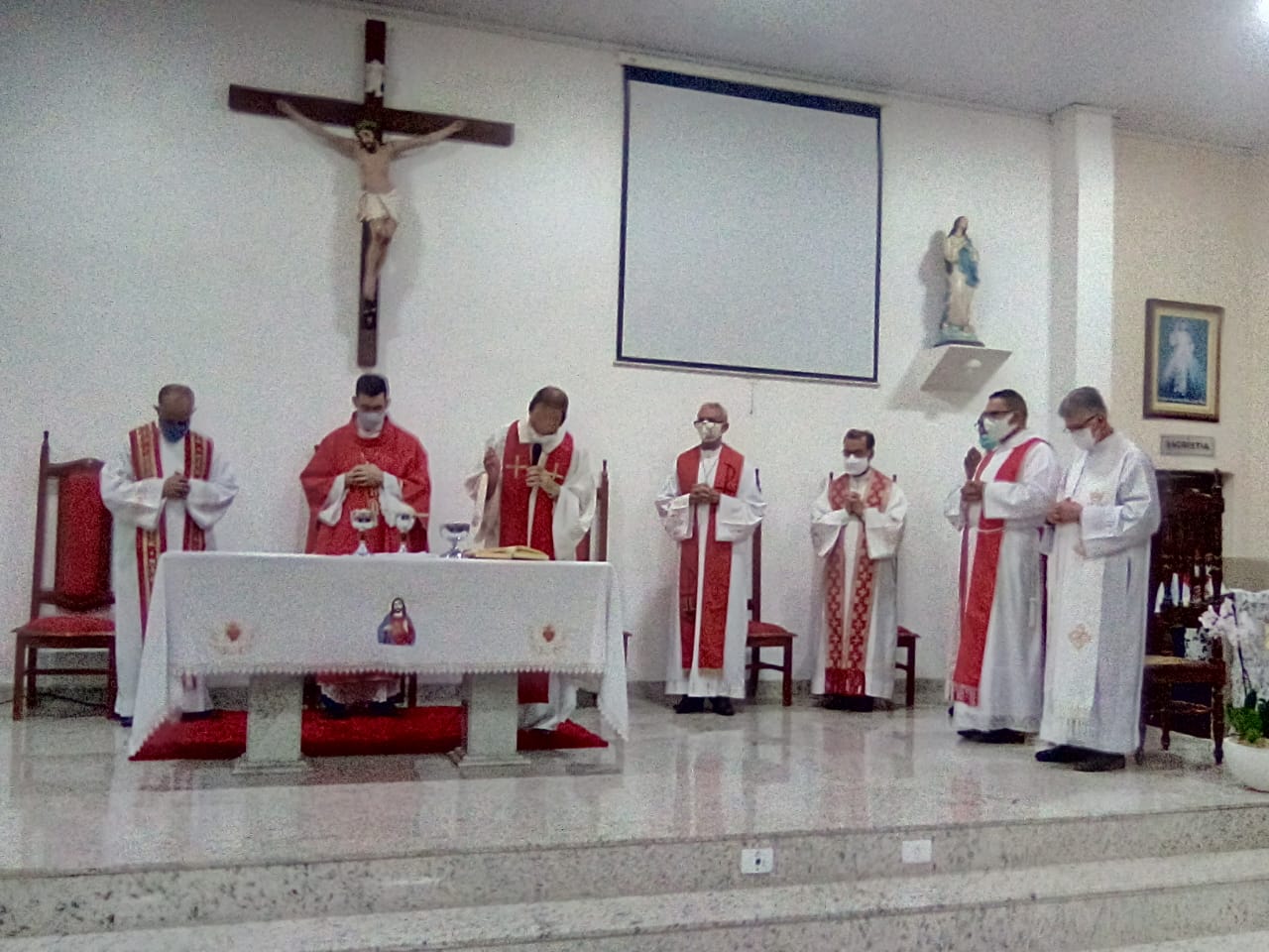 Dom Júlio César preside Missa no início do ministério do padre Cláudio na Paróquia Santo Antônio – Pedro Leopoldo