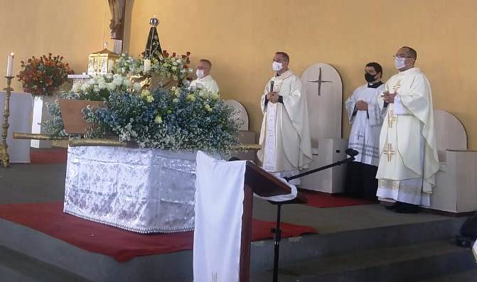 Festa da Padroeira do Brasil: Dom Nivaldo celebra Missa no Santuário Arquidiocesano Nossa Senhora Aparecida