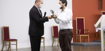 Dom Walmor entrega Prêmios de Comunicação da CNBB na Catedral Cristo Rei