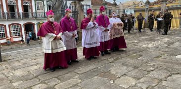 Dom Walmor celebra a ordenação episcopal de dom Dirceu de Oliveira Medeiros