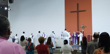 Seminaristas do Sacej são instituídos ao Ministério de Leitor durante Missa na Catedral Cristo Rei