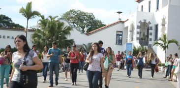 No ano do Centenário da Arquidiocese de BH, PUC Minas e colégio Santa Maria Minas alcançam 100 mil alunos