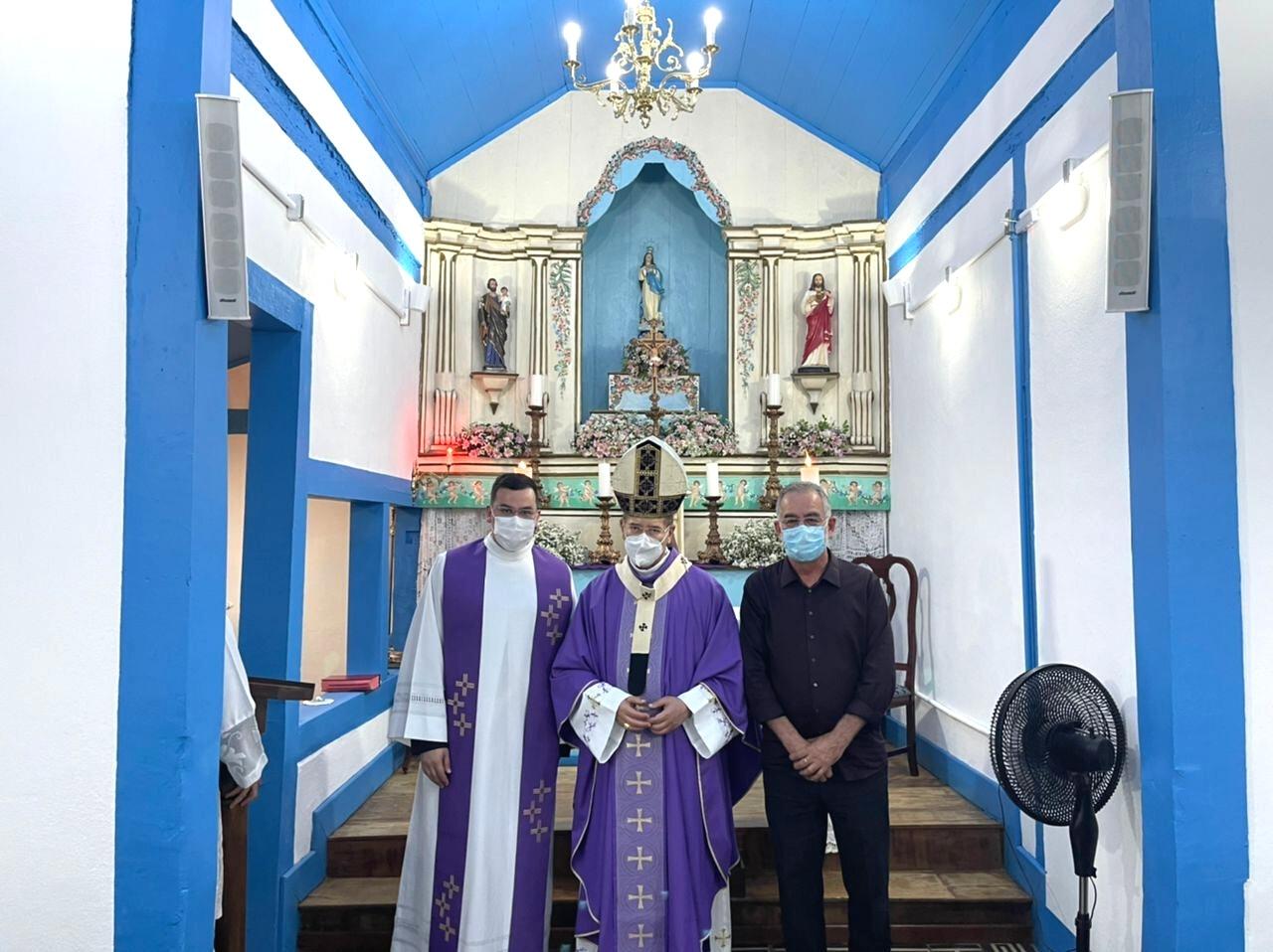 Dom Walmor abençoa Capela Nossa Senhora da Conceição, em Lagoa Santa, reaberta após obras de restauro