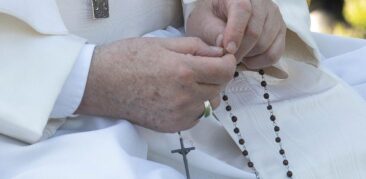 Papa Francisco conclui o Mês de Maria com oração do terço dedicada à Rainha da Paz