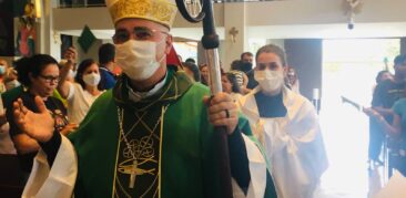 Dom Nivaldo preside missa em homenagem aos catequistas da Rensa