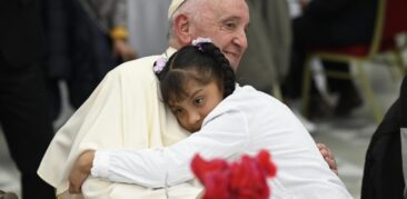 Livro traz a “alegria” nas Palavras do Papa Francisco