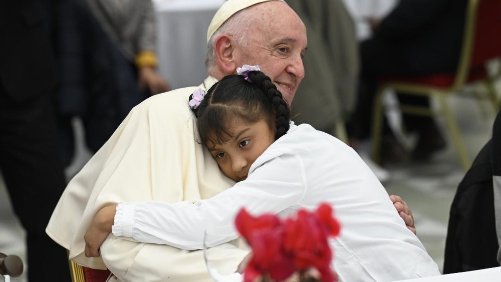 Livro traz a “alegria” nas Palavras do Papa Francisco