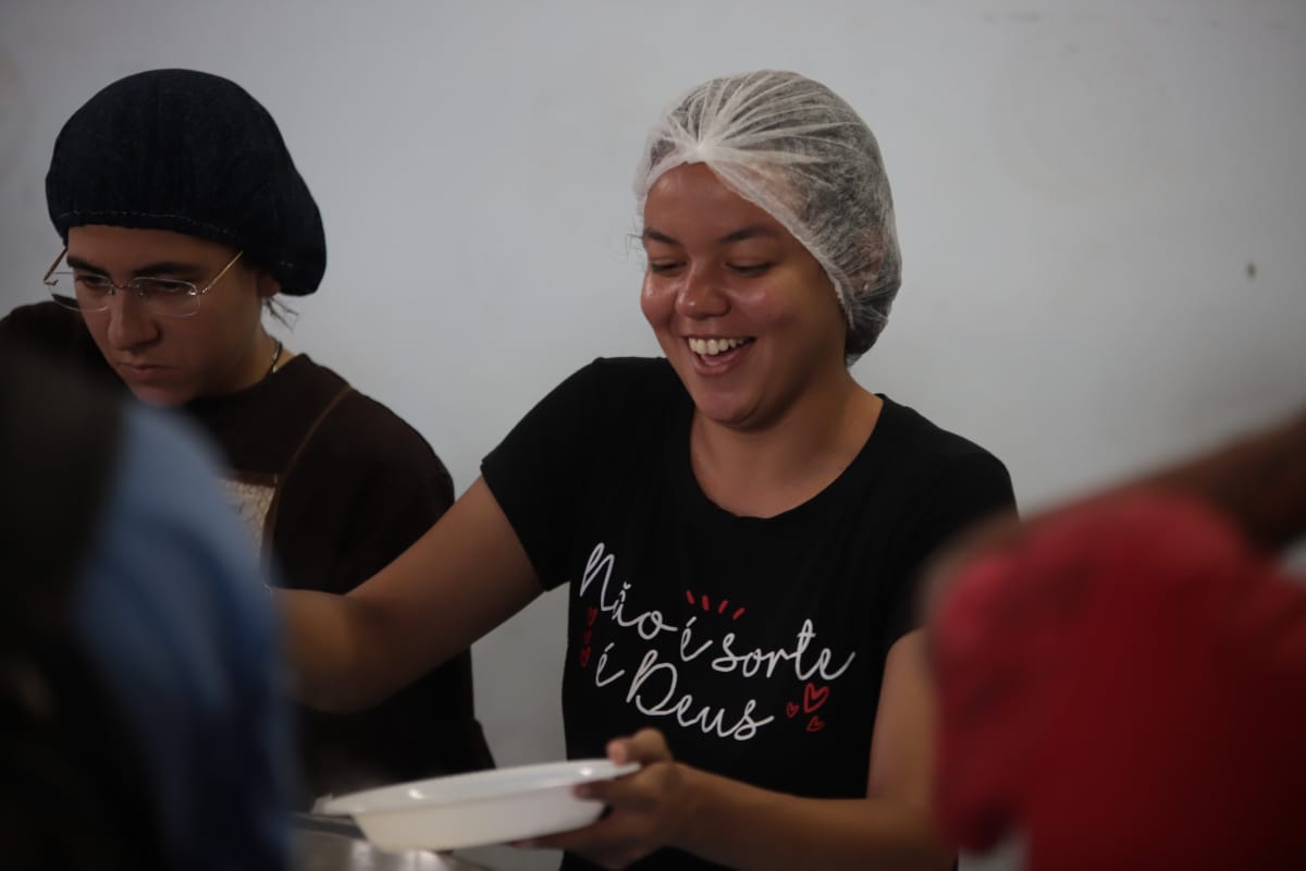 “Olhar fixo em Jesus”: partilha e solidariedade marcam ações do Dia Mundial dos Pobres na Arquidiocese de BH