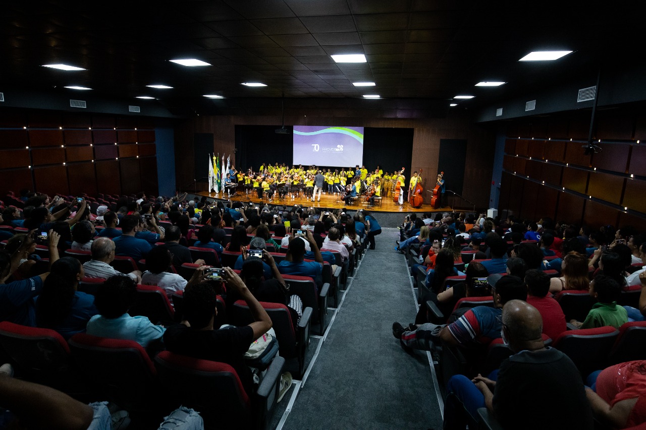 Orquestra do Projeto Providência encanta com sua primeira apresentação musical