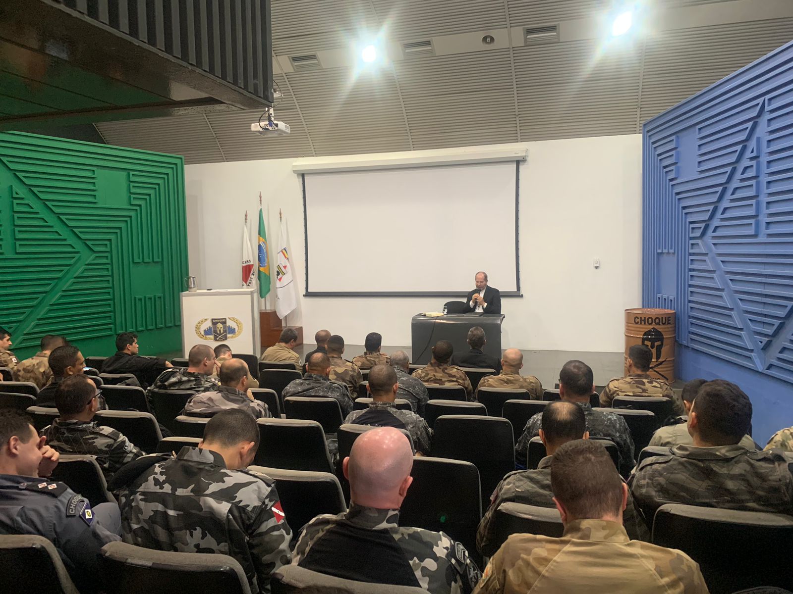 “Igreja e movimentos sociais”: dom Walmor ministra palestra para oficiais da Polícia Militar