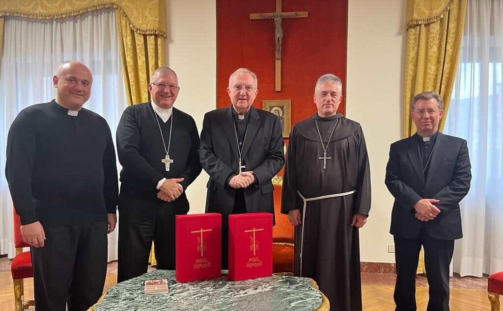 CNBB entrega tradução brasileira da 3ª edição do Missal Romano à Santa Sé