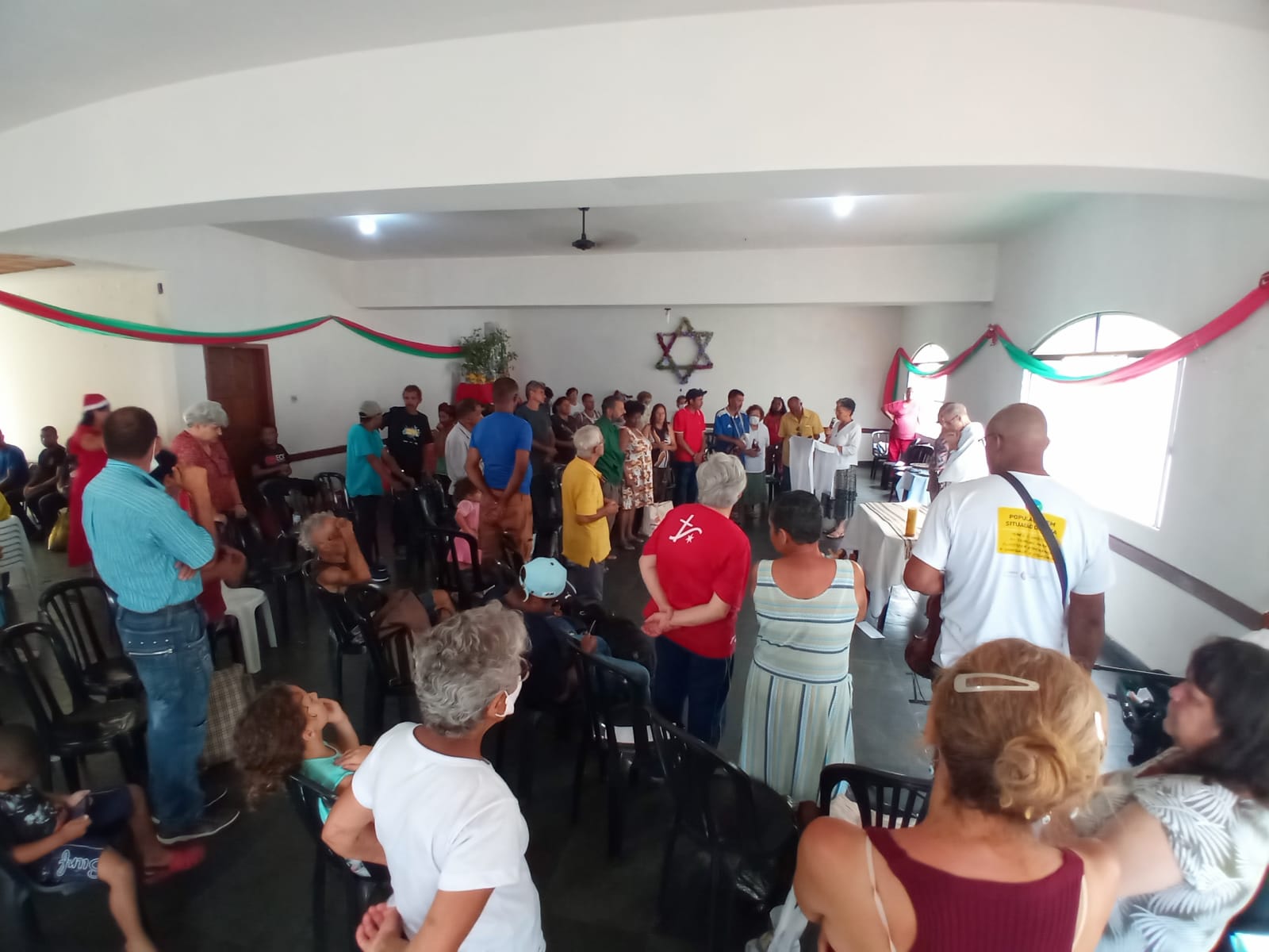 Pastoral de Rua celebra o Natal com a Santa Missa e partilha de lanche