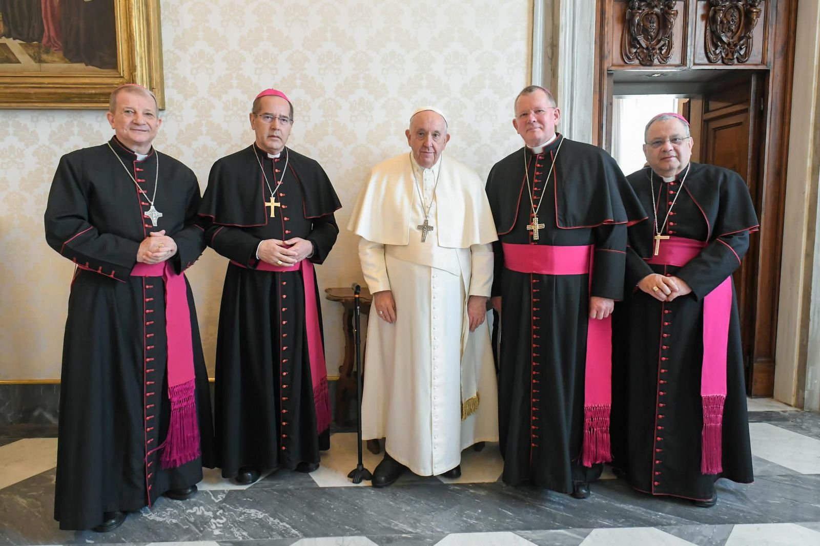 Dom Walmor reúne-se com Papa Francisco e agradece sua dedicação ao povo brasileiro