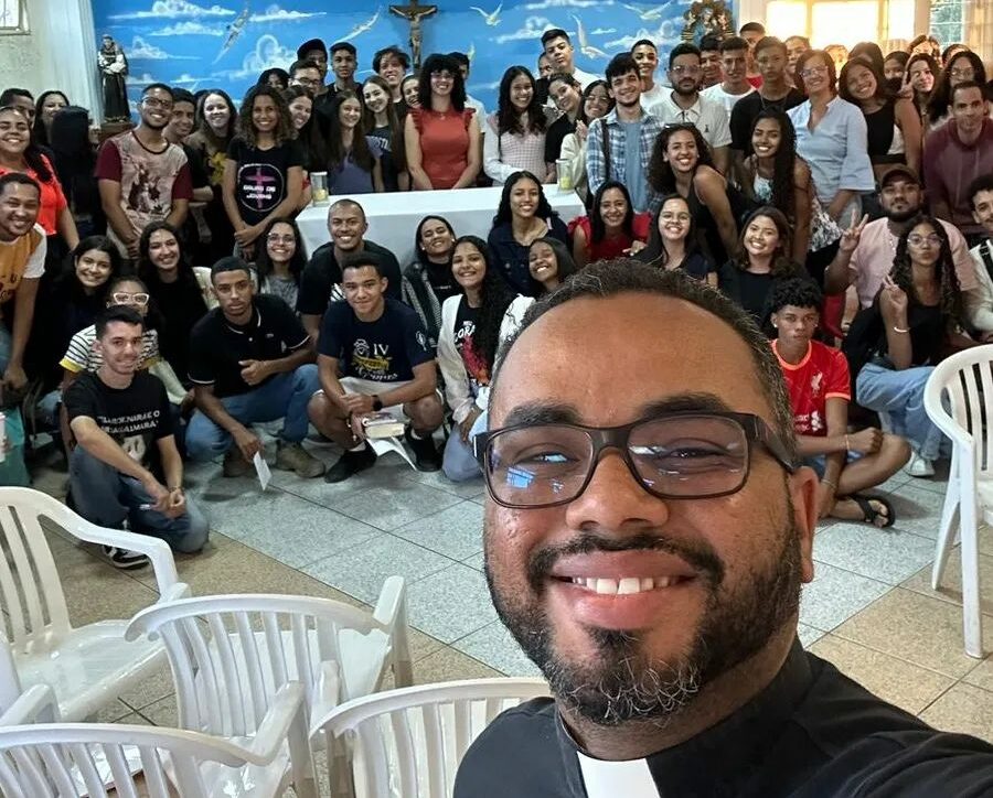 Jovens da Rensc participam de encontro de formação