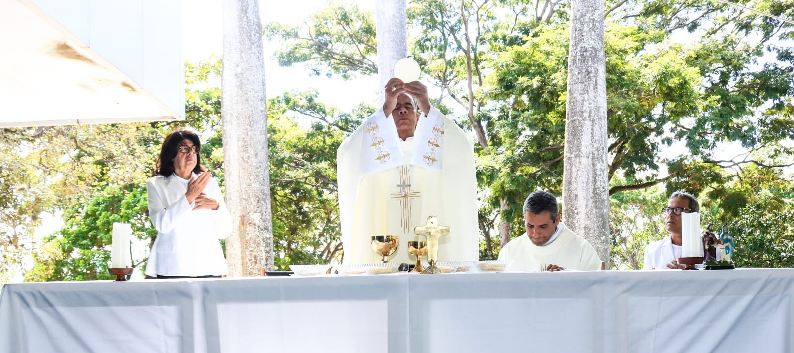 Dom Joel preside Santa Missa em homenagem às mães