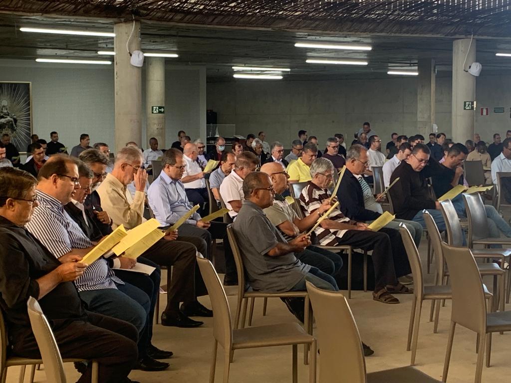 Sacerdotes se reúnem na 106ª Assembleia Geral do Clero na Catedral Cristo Rei