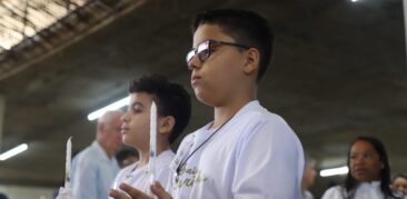 Catedral Cristo Rei celebra Primeira Eucaristia reunindo 45 jovens, neste domingo [Galeria de fotos]