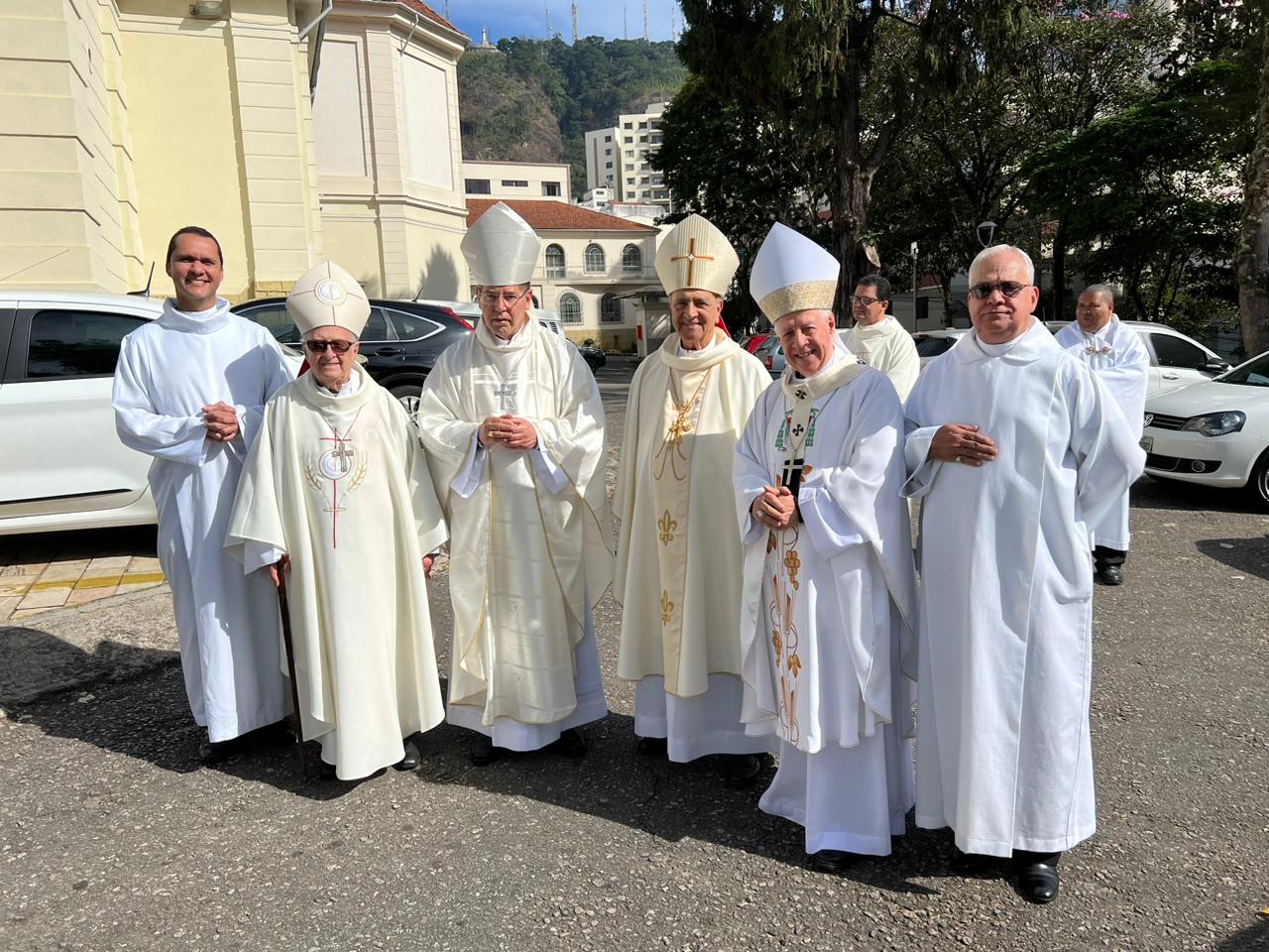 Jubileu de Prata: Dom Walmor é homenageado pela Arquidiocese de Juiz de Fora