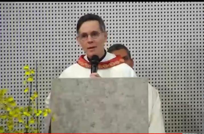 [Homilia dominical] Padre Alexandre Fernandes: “No coração do Evangelho está o mistério da Trindade”