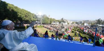 Papa Francisco: “Sejam estes dias ecos vibrantes do chamado amoroso de Deus”