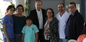 Especial e carinhosa homenagem aos nossos padres e suas famílias