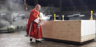 Segundo dia do Tríduo da Festa de Cristo Rei: Dom Nivaldo celebra a Eucaristia na Catedral Cristo Rei