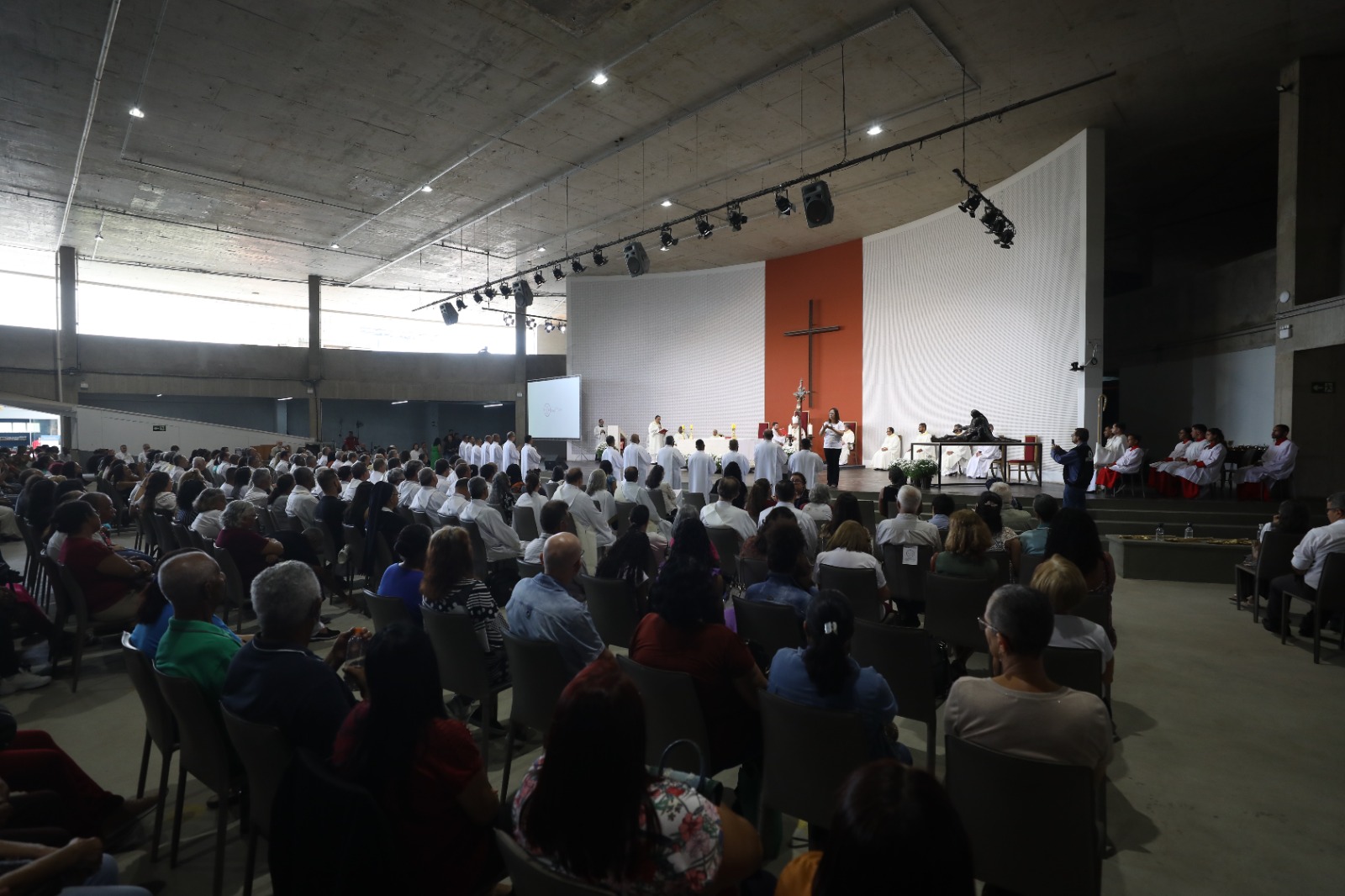 Boas-vindas aos dezesseis leitores e acólitos – cerimônia de instituição na Catedral Cristo Rei : 4 de agosto