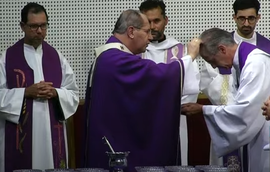 Dom Walmor preside Missa da Quarta-feira de Cinzas e abertura da Campanha da Fraternidade na Catedral Cristo Rei