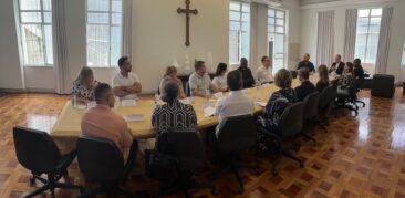 Dom Walmor, vigários e assistentes episcopais se reúnem para planejar iniciativas de evangelização na Arquidiocese de BH