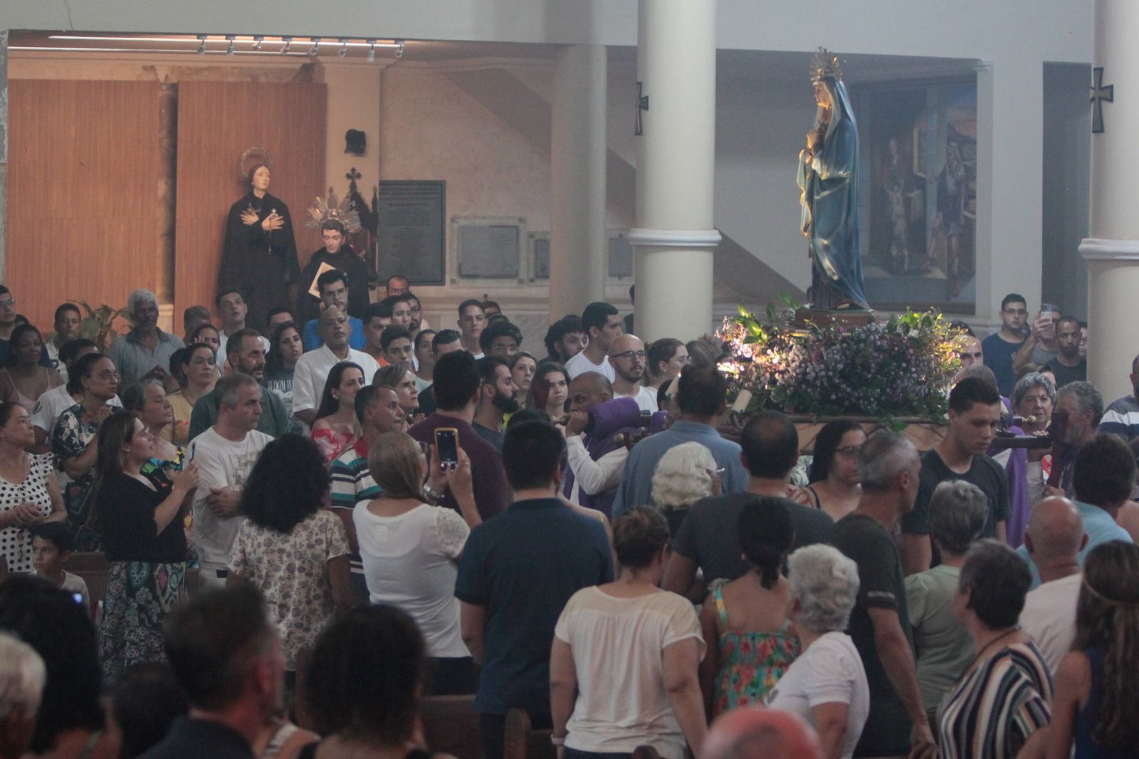 Fiéis vivenciam abertura da Semana das Dores no Santuário Arquidiocesano São Paulo da Cruz