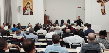 Sacerdotes participam de Encontro Arquidiocesano de Presbíteros