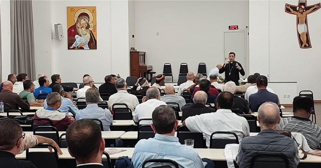 Sacerdotes participam de Encontro Arquidiocesano de Presbíteros