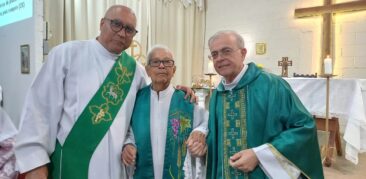 Comunidade Santíssima Trindade homenageia monsenhor cônego Pedro Terra Filho