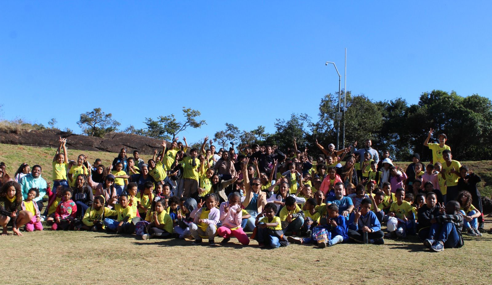 Educandos do Projeto Providência participam de passeio especial no Parque das Mangabeiras