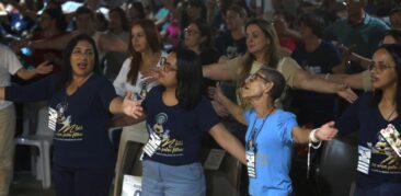 Catedral Cristo Rei fica repleta com a força da oração das mães que intercedem por seus filhos